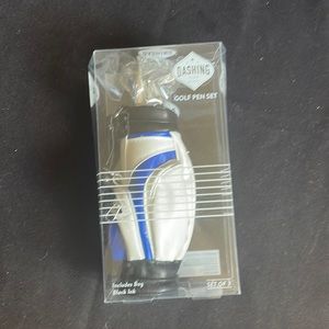 3 pens 🖊 in a golf club bag holder ⛳️